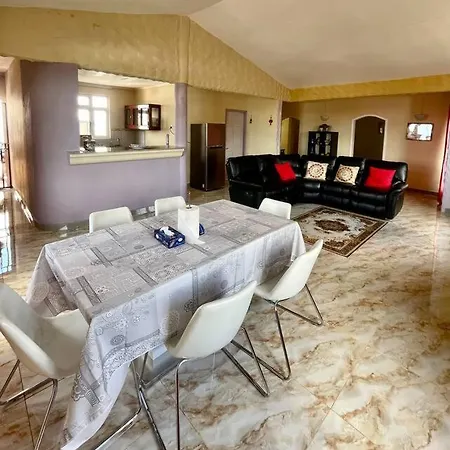 Baie Du Tombeau Apartment